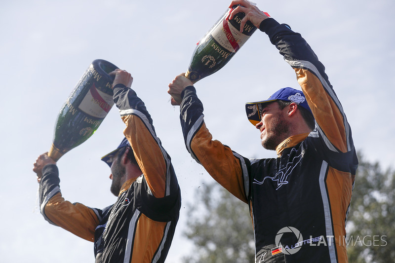 Jean-Eric Vergne, Techeetah, Andre Lotterer, Techeetah enjoy their Mumm Champagne on the podium