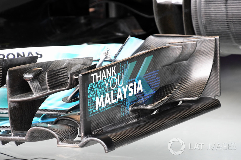 Mercedes-Benz F1 W08 ön kanat detay