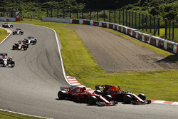 Daniel Ricciardo, Red Bull Racing RB13, Sebastian Vettel, Ferrari SF70H, startta