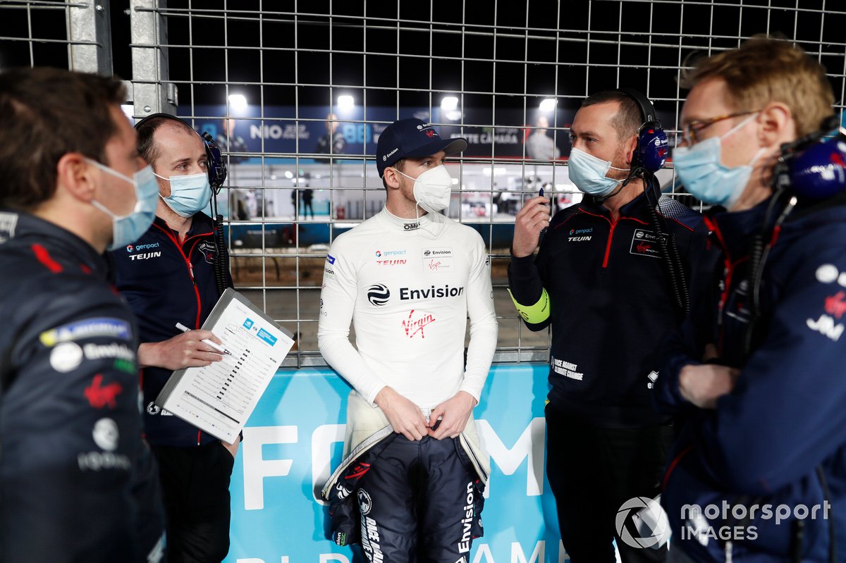 Robin Frijns, Envision Virgin Racing, Nick Cassidy, Envision Virgin Racing, Sylvain Filippi, Managing Director, Envision Virgin Racing, Virgin team mates on the grid
