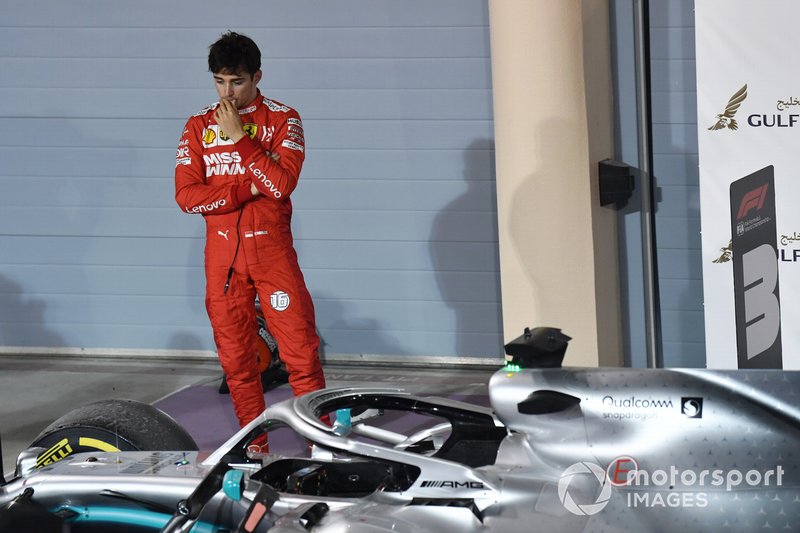 Charles Leclerc, Ferrari, troisième, dans le parc fermé