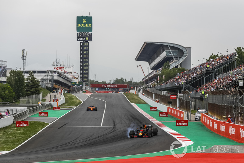 Макс Ферстаппен (Red Bull RB14 TAG Heuer) блокує колесо