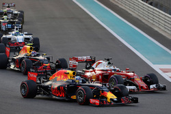 Даніель Ріккардо, Red Bull Racing RB12, Себастьян Феттель, Ferrari SF16-H