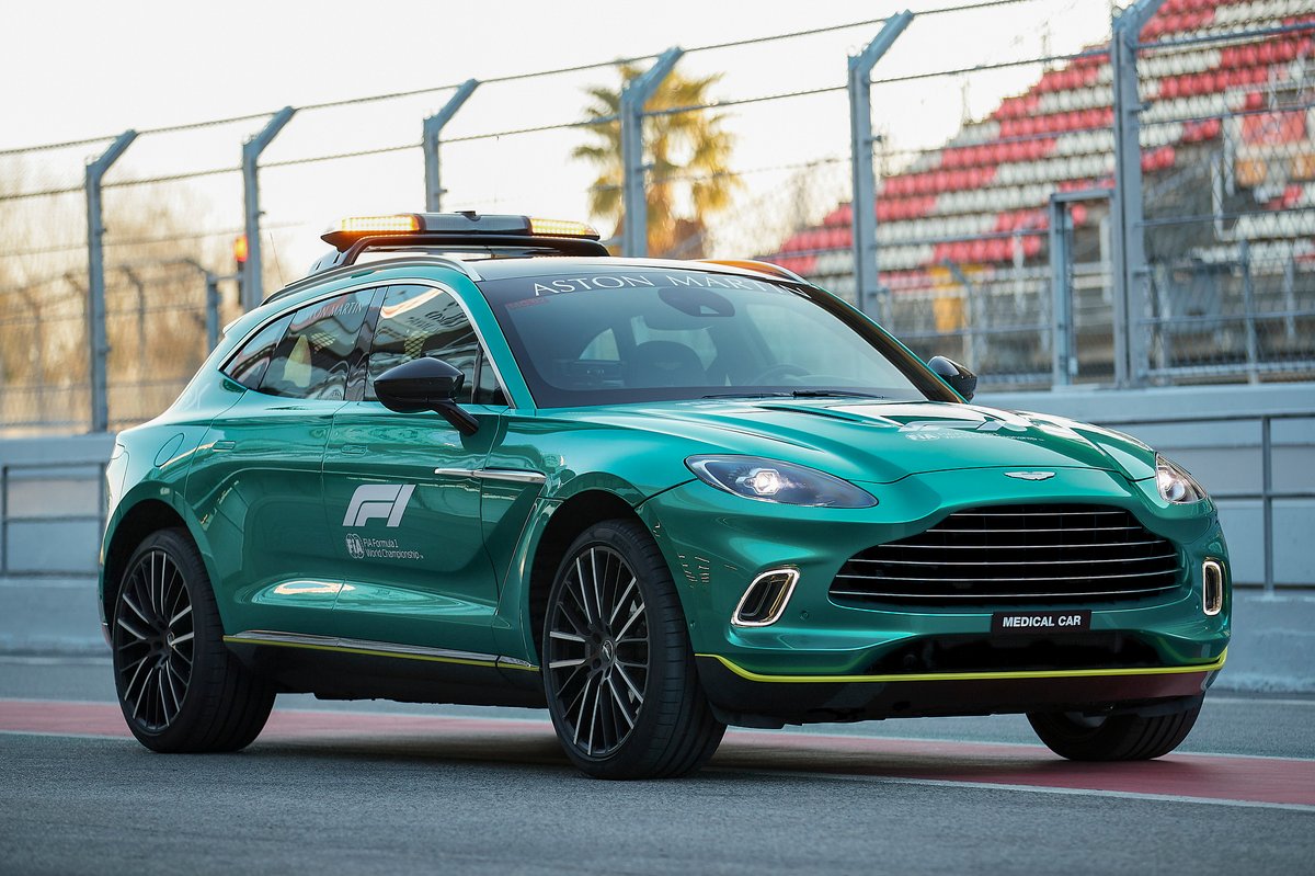 El coche médico Aston Martin DBX.