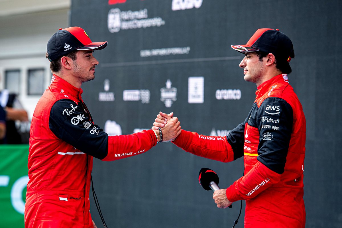 Charles Leclerc, Ferrari F1-75, Carlos Sainz, Ferrari F1-75
