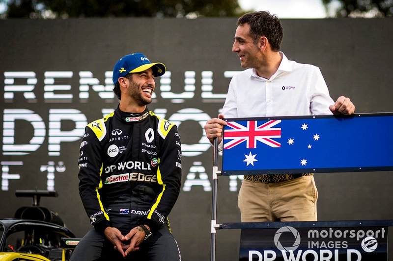 Daniel Ricciardo, Renault F1 bersama Cyril Abiteboul, Managing Director, Renault F1 Team