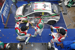 Podium: 1. Rob Huff, Honda Racing Team JAS, Honda Civic WTCC; 2. Norbert Michelisz, Honda Racing Tea