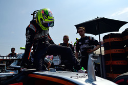Sergio Perez, Sahara Force India F1 VJM09 on the grid