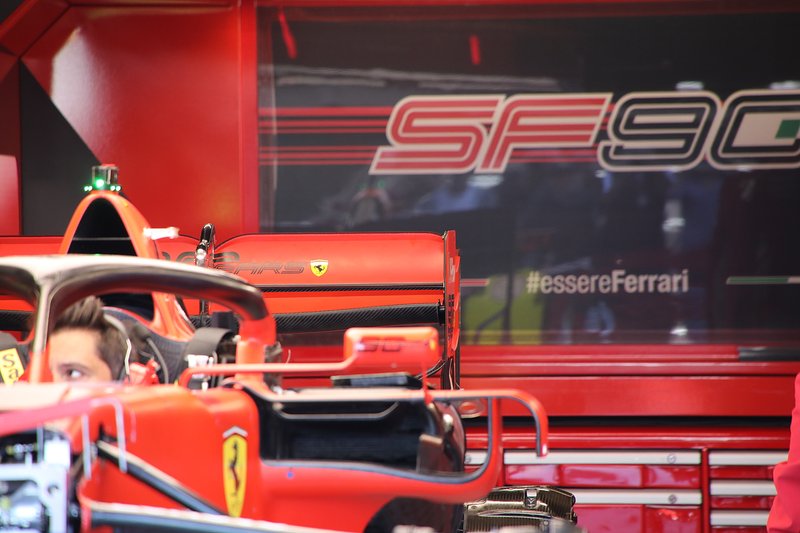 Ferrari SF90 detail van de achtervleugel