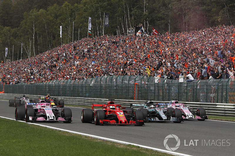 Esteban Ocon, Racing Point Force India VJM11, Sebastian Vettel, Ferrari SF71H, Lewis Hamilton, Mercedes AMG F1 W09 en Sergio Perez, Racing Point Force India VJM11