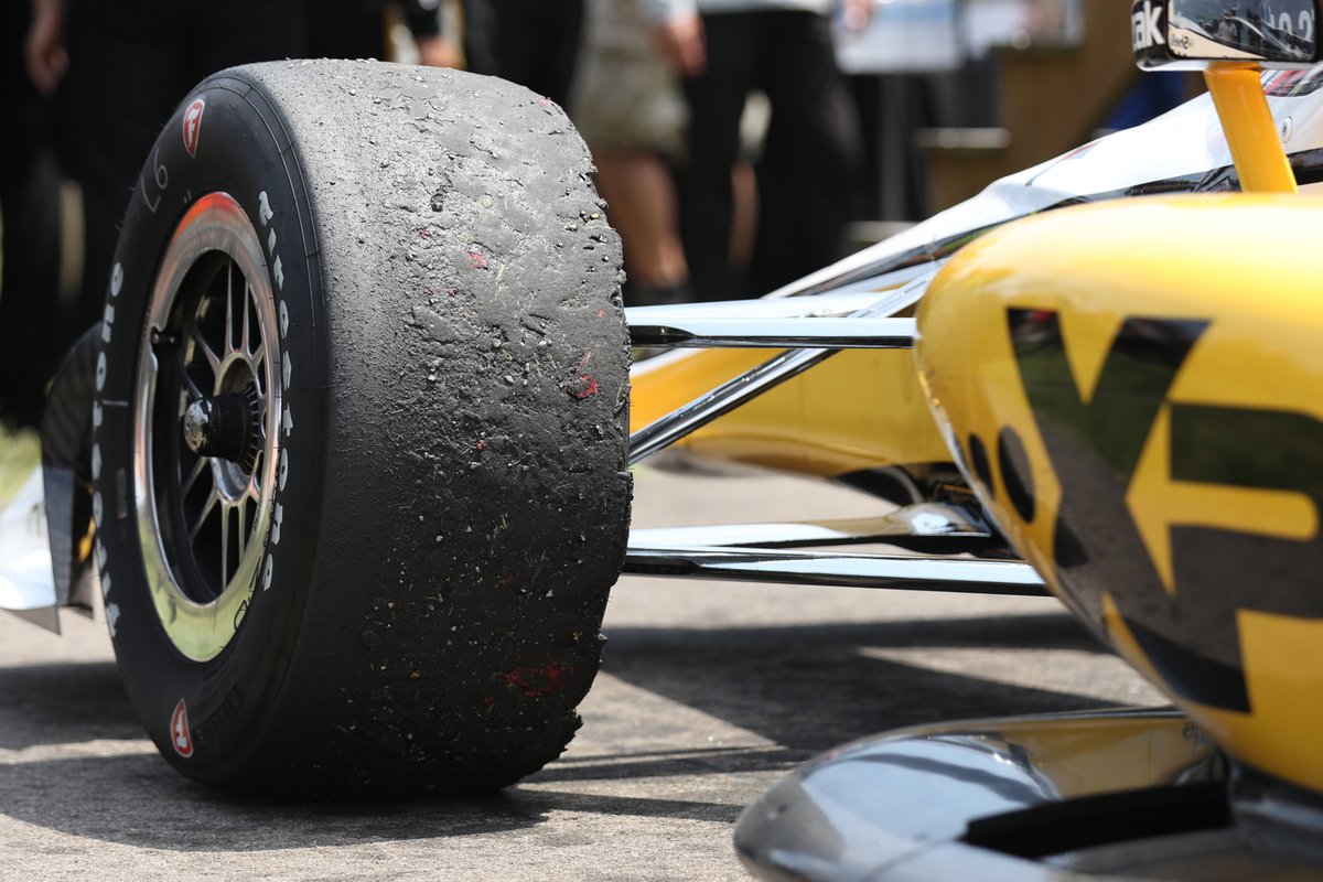 Detail ban mobil Josef Newgarden, Team Penske Chevrolet
