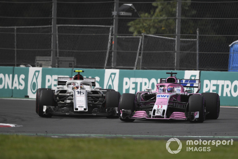 Шарль Леклер, Sauber C37 и Серхио Перес, Racing Point Force India VJM11