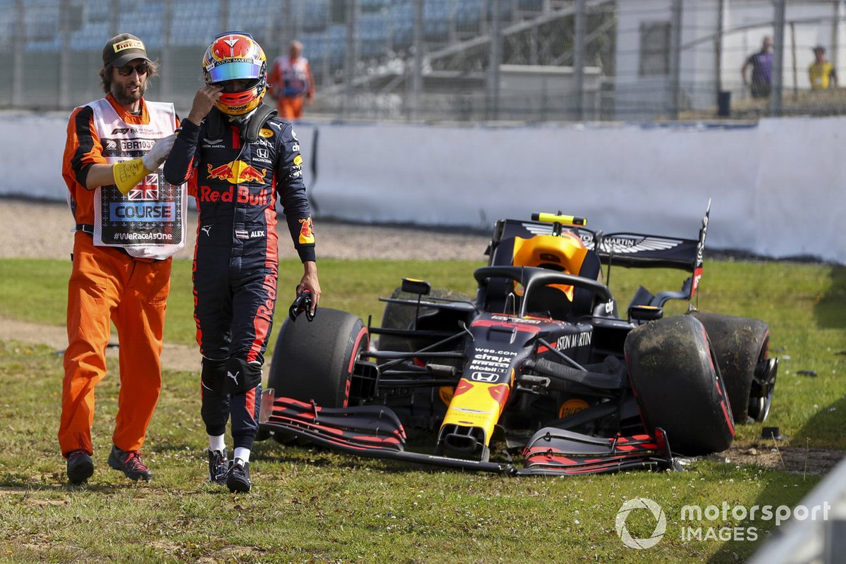 Alex Albon, Red Bull Racing RB16 after crashing