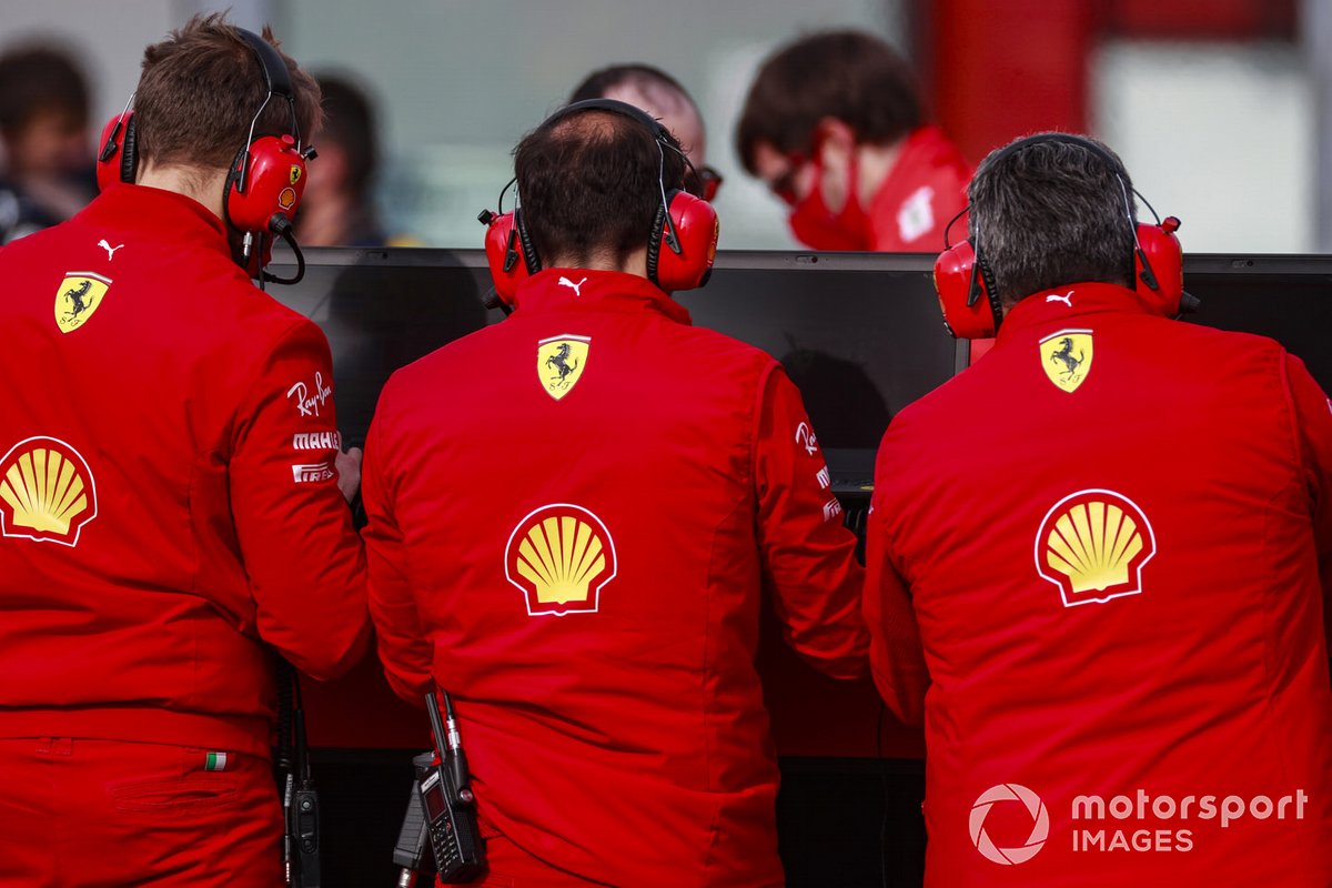 Ferrari engineers on the grid