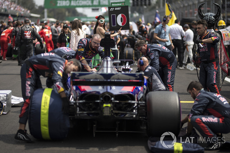 Pierre Gasly, Scuderia Toro Rosso STR12 and Scuderia Toro Rosso