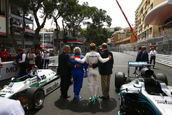 Chase Carey, Formule 1-voorzitter, Keke Rosberg, 1982 wereldkampioen, Nico Rosberg, 2016 wereldkampioen, en Prins Albert van Monaco op de grid