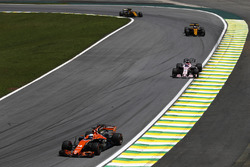 Fernando Alonso, McLaren MCL32, Sergio Perez, Sahara Force India F1 VJM10, Nico Hulkenberg, Renault