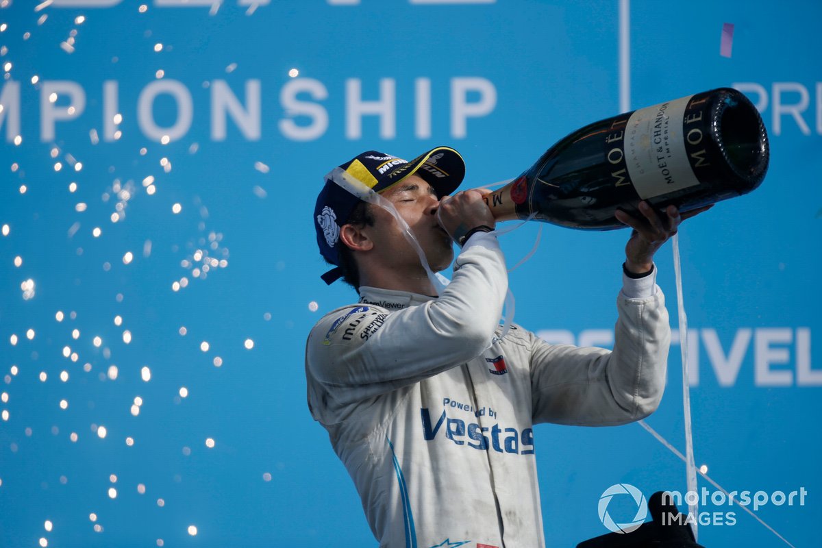 Nyck de Vries, Mercedes-Benz EQ, on the championship podium