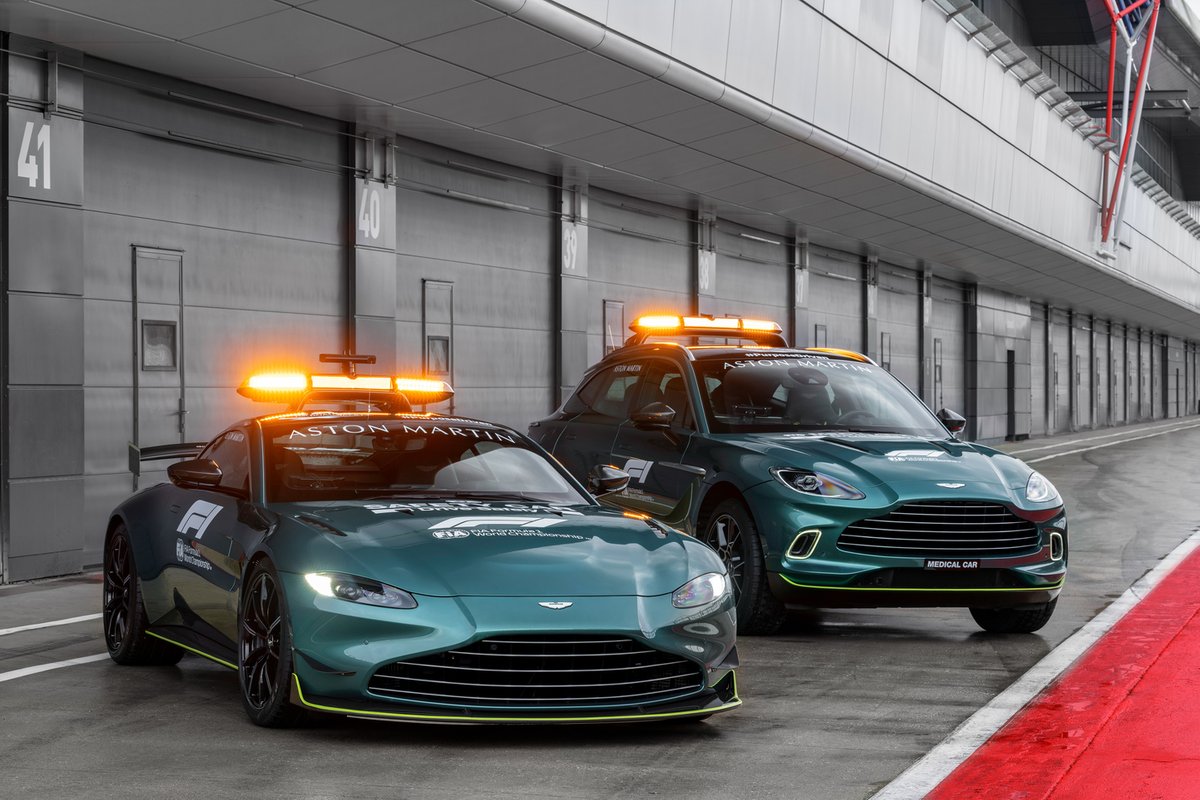 Aston Martin Vantage serta DBX akan menjadi safety dan medical Cars resmi Formula 1 2021.