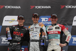 Podium: Race winner Mikel Azcona, PCR Sport Cupra TCR, second place Attila Tassi, Hell Energy Racing with KCMG Honda Civic Type R TCR, third place Jaap van Lagen, Leopard Lukoil Team Audi RS3 LMS TCR