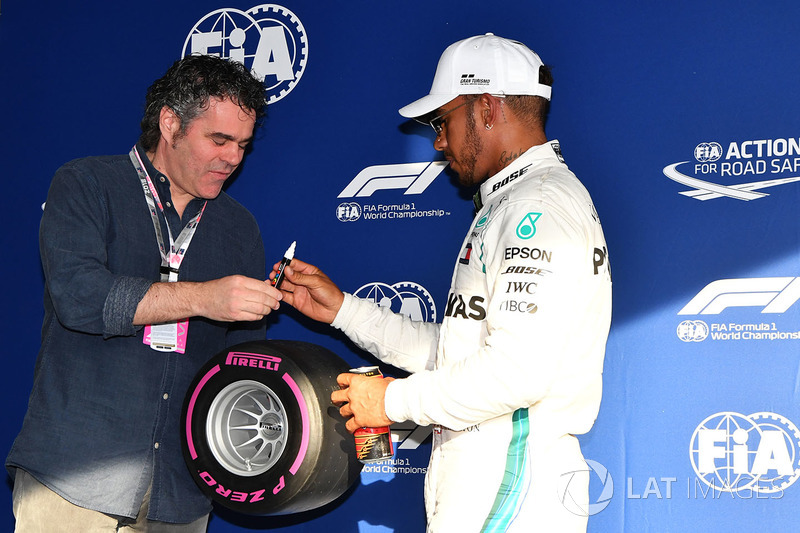 Pole pozisyonu sahibi Lewis Hamilton, Mercedes-AMG F1