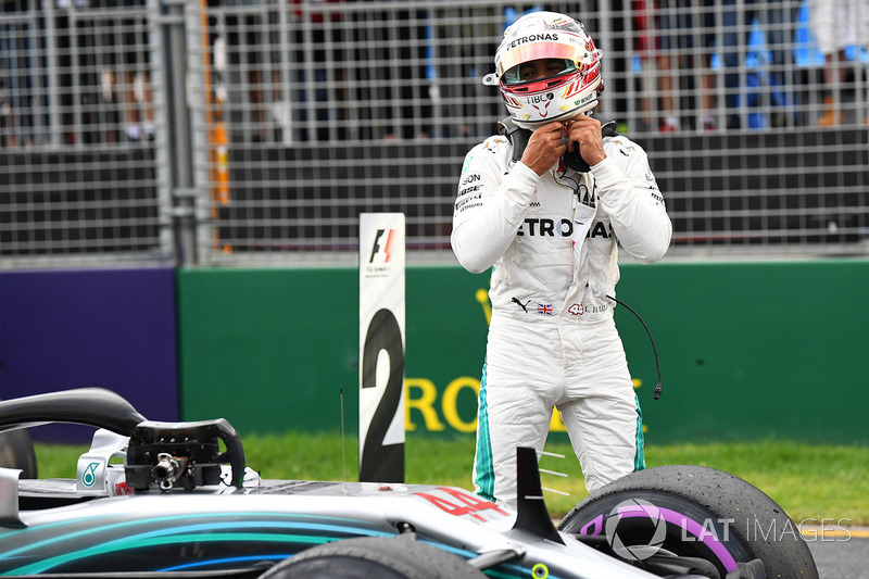 Pole sitter Lewis Hamilton, Mercedes-AMG F1 in parc ferme