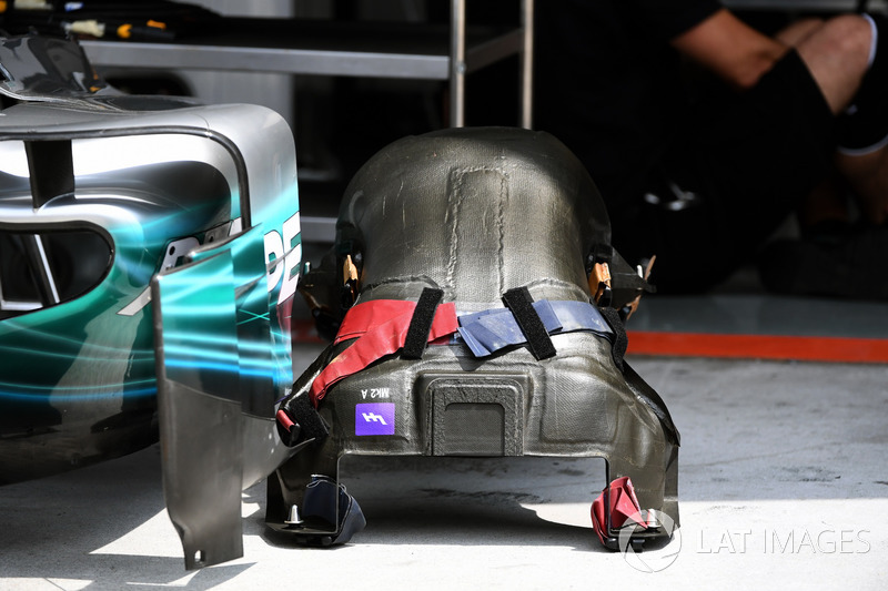 Mercedes-Benz F1 W08: Sitz