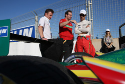 Allan McNish, Franco Cgiochetti met Lucas di Grassi, ABT Schaeffler Audi Sport