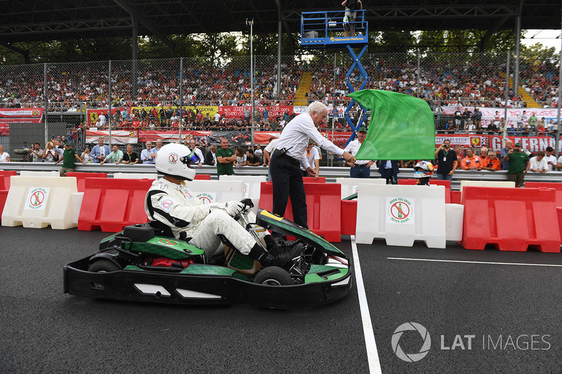 Karting and green flag