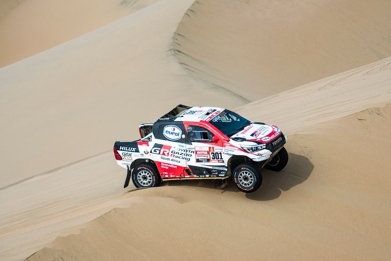 #301 Toyota Gazoo Racing Toyota Hilux: Nasser Al-Attiyah, Matthieu Baumel