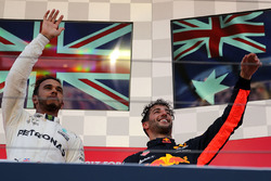 Race winner Lewis Hamilton, Mercedes AMG F1 and Daniel Ricciardo, Red Bull Racing celebrate on the podium