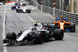 Sergey Sirotkin, Williams FW41, leads Stoffel Vandoorne, McLaren MCL33, and Charles Leclerc, Sauber C37