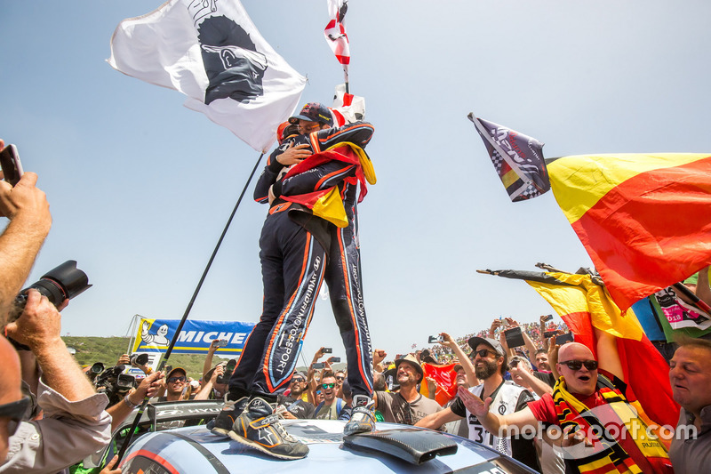 Winners Thierry Neuville, Nicolas Gilsoul, Hyundai Motorsport Hyundai i20 Coupe WRC
