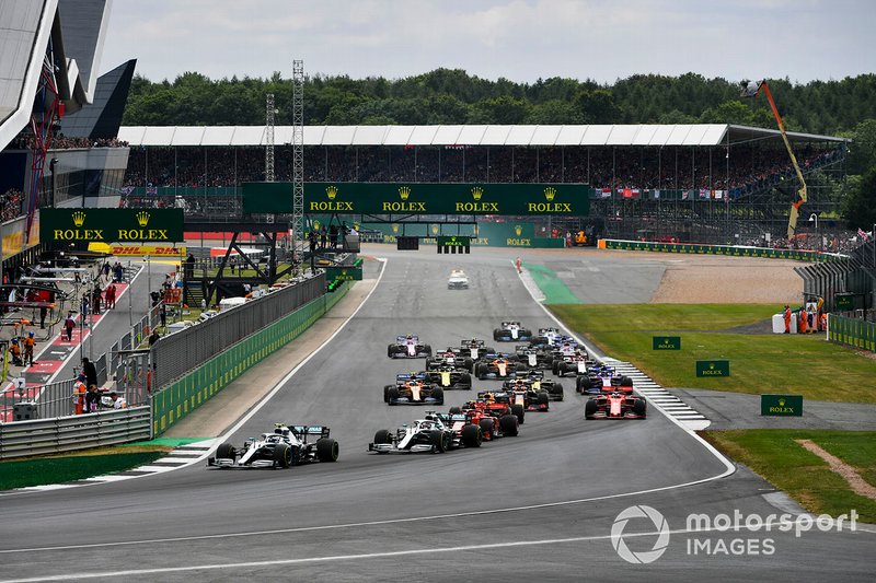 Start zum GP Großbritannien 2019 in Silverstone: Valtteri Bottas, Mercedes AMG F1 W10, führt
