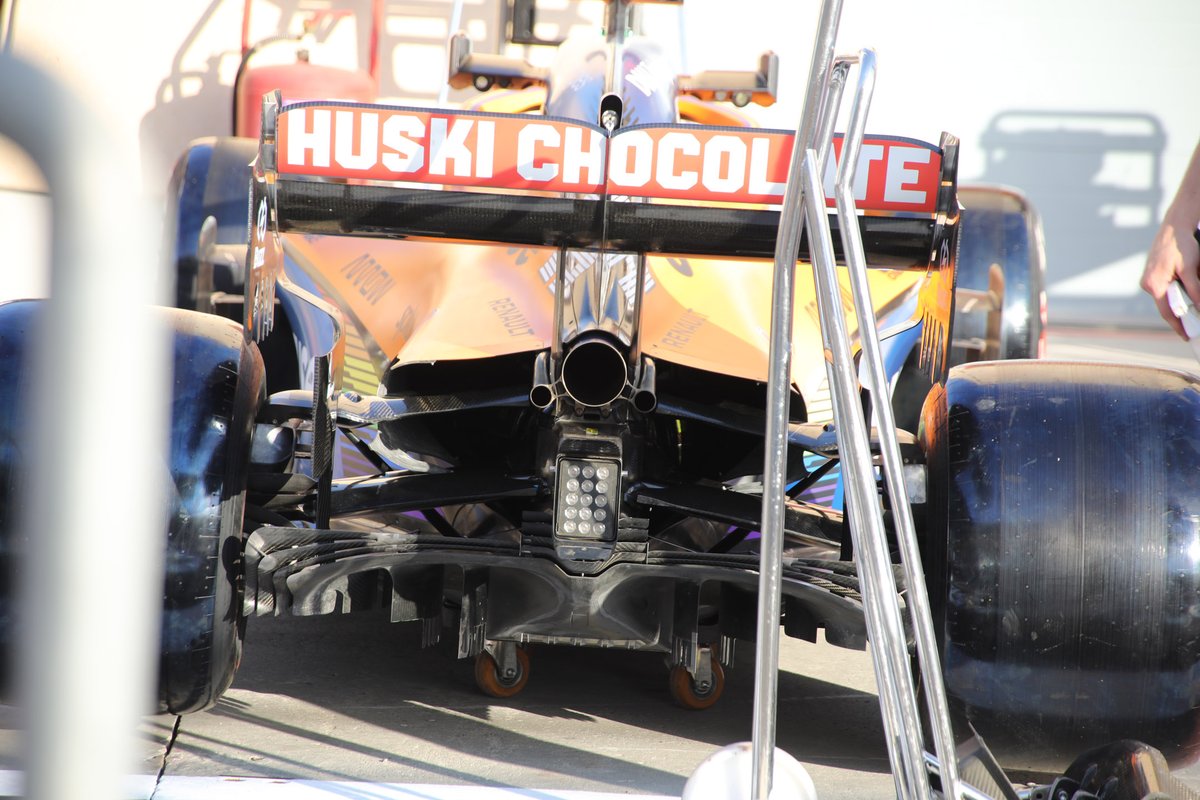 McLaren MCL35, вид сзади