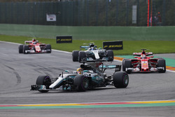 Lewis Hamilton, Mercedes AMG F1 W08, Sebastian Vettel, Ferrari SF70H, Valtteri Bottas, Mercedes AMG F1 W08, Kimi Raikkonen, Ferrari SF70H