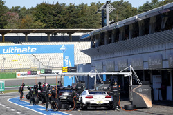 Pit stop, Paul Di Resta, Mercedes-AMG Team HWA, Mercedes-AMG C63 DTM