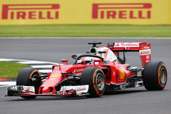 Sebastian Vettel, Ferrari SF16-H running the Halo cockpit cover