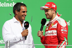 Podium: 3. Sebastian Vettel, Ferrari, mit Juan Pablo Montoya