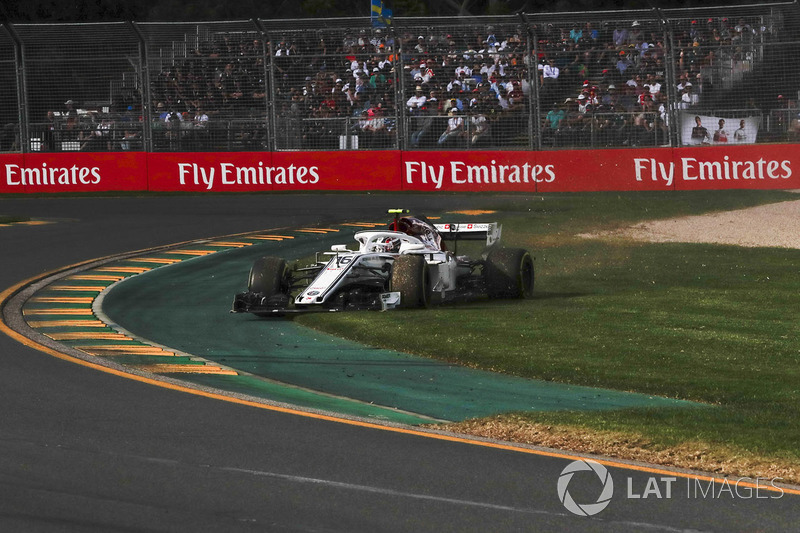 Charles Leclerc, Sauber C37, va largo