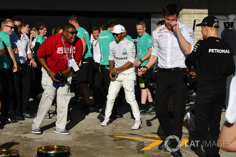 Mercedes celebra el campeonato de constructores de F1 2017