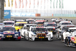 Action kurz nach dem Start: Tom Blomqvist BMW Team RBM, BMW M4 DTM; Mattias Ekström Audi Sport Team