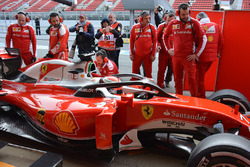 Kimi Raikkonen, Ferrari SF16-H met het Halo cockpit systeem