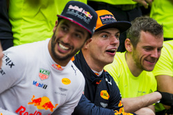 Podyum: Yarış galibi Max Verstappen, Red Bull Racing ve 3. Daniel Ricciardo, Red Bull Racing