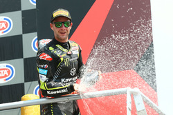 Podium: race winner Jonathan Rea, Kawasaki Racing