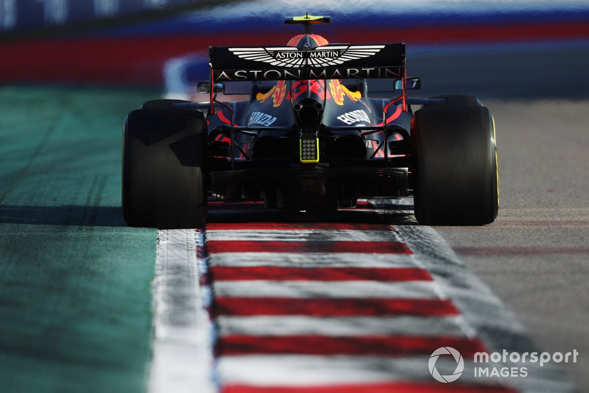 Алекс Элбон, Red Bull Racing RB16