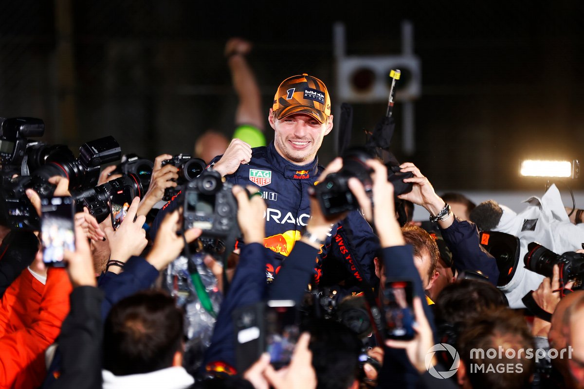 Max Verstappen, Red Bull Racing, 1st position, celebrates World Championship victory with his team
