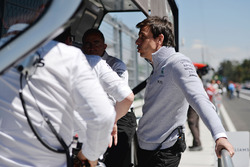Toto Wolff, Mercedes AMG F1 Aandeelhouder en Executive Director in de pits