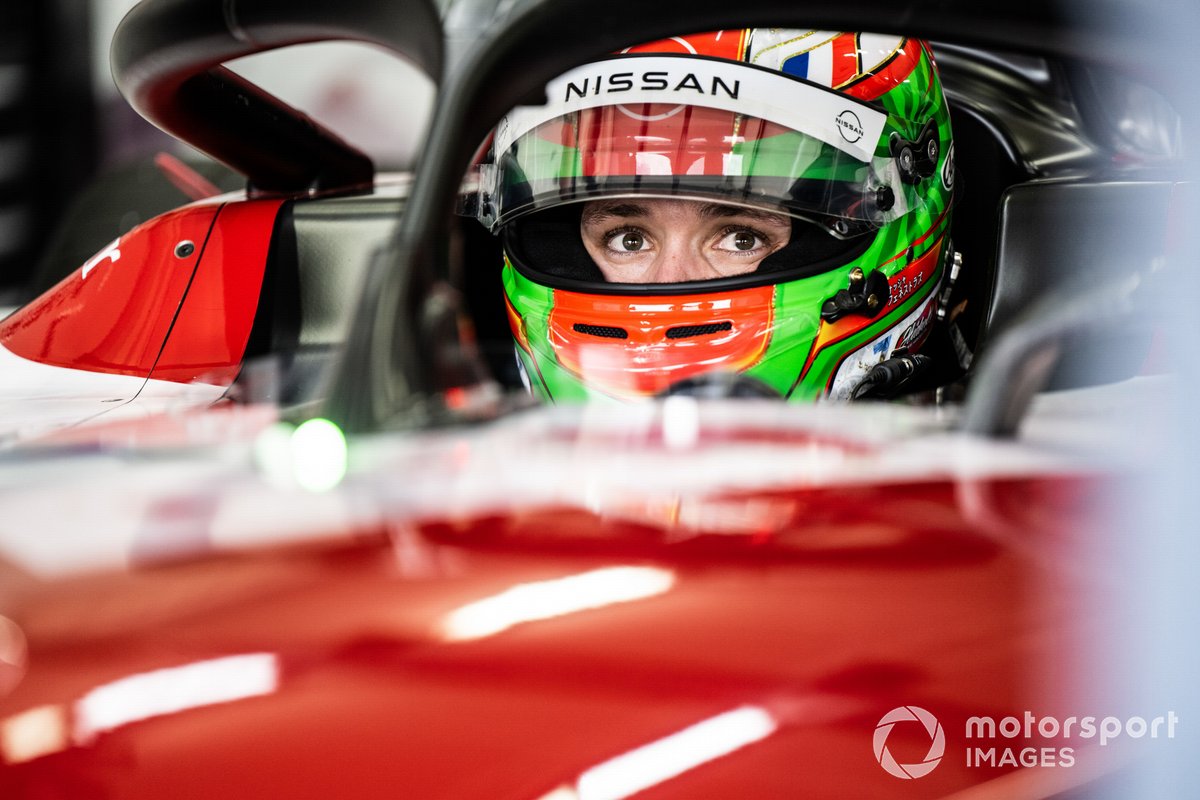 Sacha Fenestraz, Nissan