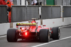 Kimi Raikkonen, Ferrari SF70H, aero paint on rear wing
